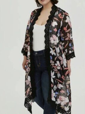 Torrid Crochet Trim Floral Kimono Size 3/4